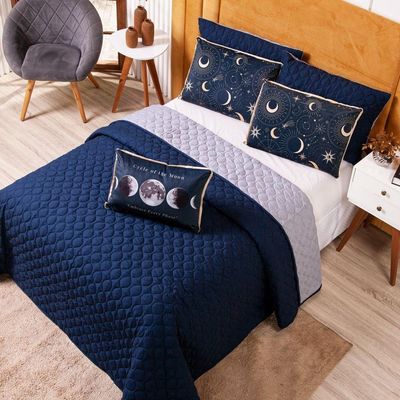Kit Cobre Leito Colcha Queen Astros Azul Marinho Com Almofada Estampada 06 Peças - Dupla Face Percal 300 Fios