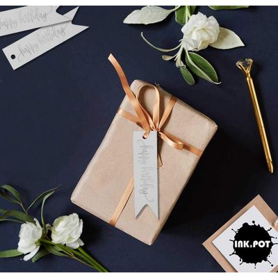 Etiquetas de Pendurar Metalizadas "Feliz Aniversário" para Garrafa e Lembrancinha - Inkdotpot 50 Etiquetas Metalizadas / Branco - Prata