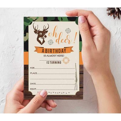 Pacote com 30 Convites Infantis Tema Caça ao Veado Camuflagem, Festa do Pijama Camping para Menino, Cartões para Preencher - Inkdotpot 12,7 Cm × 17,78 Cm / Preto