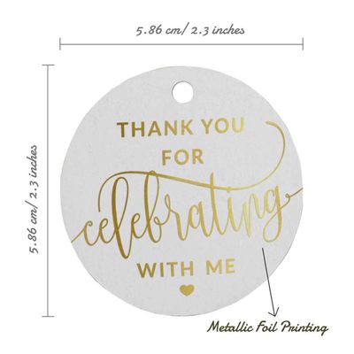 Tags de Papel para Lembrancinhas de Aniversário 'Obrigado por Comemorar Comigo' com Acabamento em Foil para Pendurar - Inkdotpot 100 Etiquetas Metalizadas / Branco - Dourado