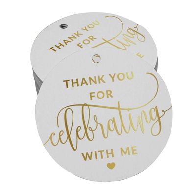Tags de Papel para Lembrancinhas de Aniversário 'Obrigado por Comemorar Comigo' com Acabamento em Foil para Pendurar - Inkdotpot 100 Etiquetas Metalizadas / Branco - Dourado