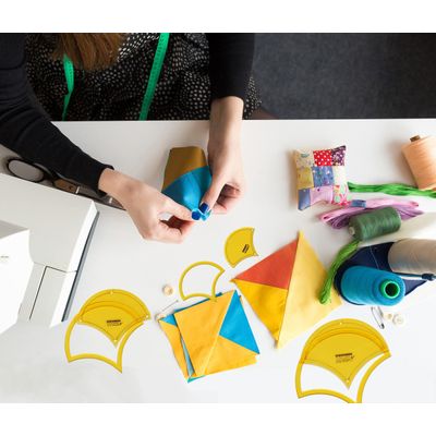 Kit de 24 Peças de Moldes e Ferramentas de Desenho para Quilting, Caderno DIY e Scrapbook para Escritório e Escola - Traceease Amarelo