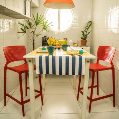 Kit 4 Cadeiras Altas Tramontina Banqueta com Encosto Bancada Bar Plástico Summa Safira Vermelho
