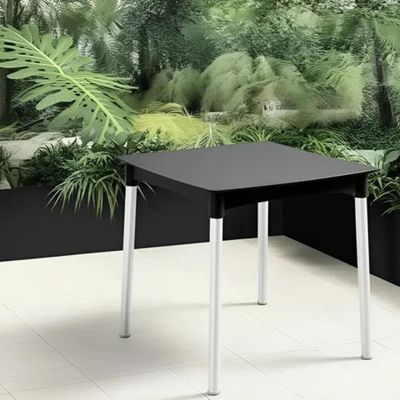 Mesa Tramontina Quadrada Preto Summa Diana Polipropileno com Pernas de Alumínio Anodizado