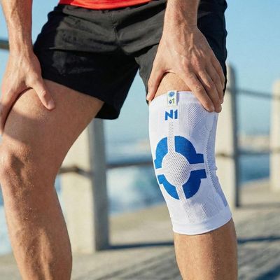 Joelheira Tamanho XG N1 Sport Pro Licenciada Cruzeiro Branca Suporte e Alívio de Dor