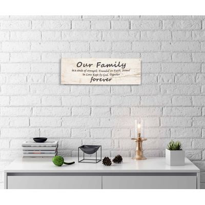 Tela Canvas Esticada: Nossa Família É Um Círculo de Força; Fundada na Fé, Unida no Amor, Mantida por Deus, Juntos para Sempre - Inkdotpot 15,24 Cm × 43,18 Cm / Bege