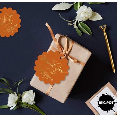 Tags de Papel para Lembrancinhas de Aniversário 'Obrigado por Celebrar Comigo' com Acabamento Metalizado - Inkdotpot 100 Etiquetas Metalizadas / Laranja - Dourado