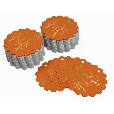 Tags de Papel para Lembrancinhas de Aniversário 'Obrigado por Celebrar Comigo' com Acabamento Metalizado - Inkdotpot 100 Etiquetas Metalizadas / Laranja - Dourado