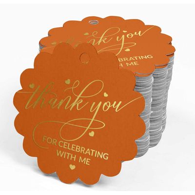 Tags de Papel para Lembrancinhas de Aniversário 'Obrigado por Celebrar Comigo' com Acabamento Metalizado - Inkdotpot 100 Etiquetas Metalizadas / Laranja - Dourado