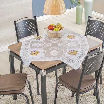 Toalha De Centro De Mesa Em Renda Com Transfer Flores 78cm X 78cm 100% Poliéster - Flores