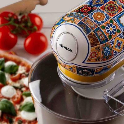 Batedeira Planetária Ariete Positano 5,5l 1200w 220v - Modelo 1588 Design Italiano