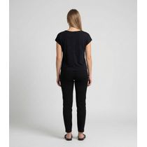Blusa Feminina Com Estampa Localizada Infinita Cor Preto