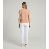 Blusa Feminina Com Estampa Localizada Infinita Cor Marrom