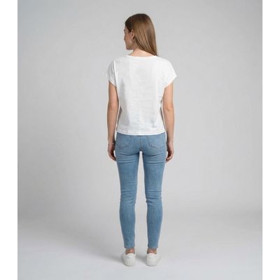 Blusa Feminina Com Estampa Localizada Infinita Cor Branco G / Branco