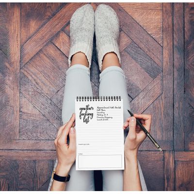 Bloco de Lista de Tarefas 15 x 23 cm, Branco Clássico, Caligrafia, Espiral, Checklist Diário, Destacável, 50 Folhas - Inkdotpot 15,24 Cm × 22,86 Cm / Branco