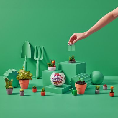 Mini Brands Create Garden