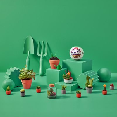 Mini Brands Create Garden