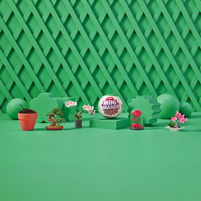 Mini Brands Create Garden