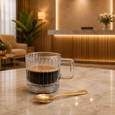 Jogo 24 Pçs Xícaras Vidro 90ml e Colheres Inox Dourado Lyor Café Recepção Atendimento Escritório