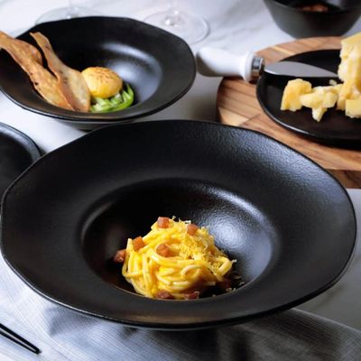 Prato para Risoto Massa Preto Matte 25cm Porto Brasil Cerâmica Orgânico Mesa Posta Restaurante