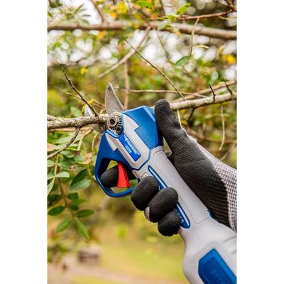 Tesoura de Poda 16V by TOTAL 25mm Brushless com 2 Baterias e Maleta Tramontina Cinza