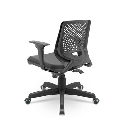 Cadeira Escritório Beezi Giratória PU Vinil Preto Braços Reguláveis Plaxmetal