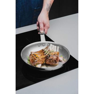 Frigideira Tramontina Professional em Aço Inox e Silicone 26 cm Fundo Triplo Compatível com Indução