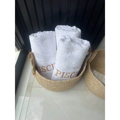 Toalha De Banho Soft Plus - Bordada P/ Piscina Personalizada - variaçoes Dach Azul