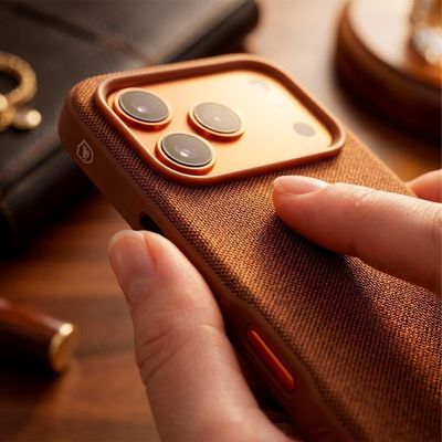 Capa para Smartphone Gshield Woov para Iphone 17 Pro com Tecido de Microssarja Marrom 1 Unidade