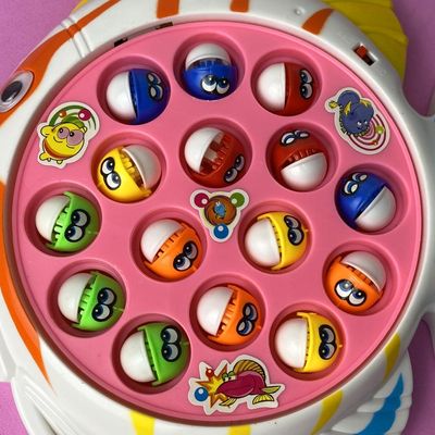 Jogo de Pesca com Base Giratória 15 Peixinhos e 3 Varas de P Colorido