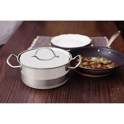 Caçarola Funda Tramontina Professional Aço Inox 1,8L com Tampa Plana e Fundo Triplo 16cm