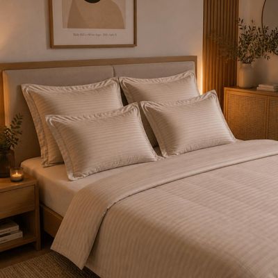 Kit 4 Fronhas Travesseiro Brisa 50x70cm Lyor Toque 200 Fios Bege com Abas Cama Quarto Enxoval