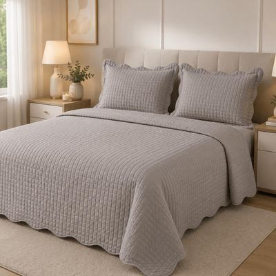 Colcha Casal com 2 Porta Travesseiros Matelassê Cinza Escuro Quadrat Lyor Cama Posta Poliéster